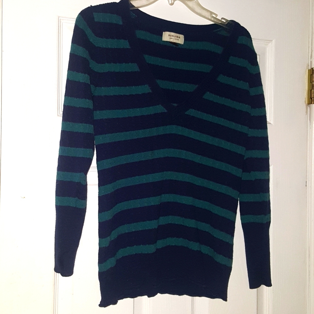 Winter vneck sweater size large